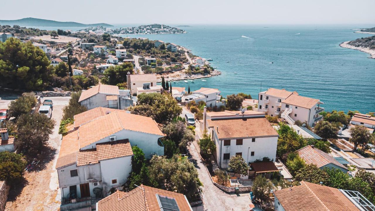 Fully Renovated One Bedroom Apartment With A Seaview - A Sevid Esterno foto