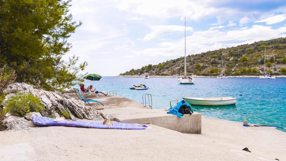 Fully Renovated One Bedroom Apartment With A Seaview - A Sevid Esterno foto