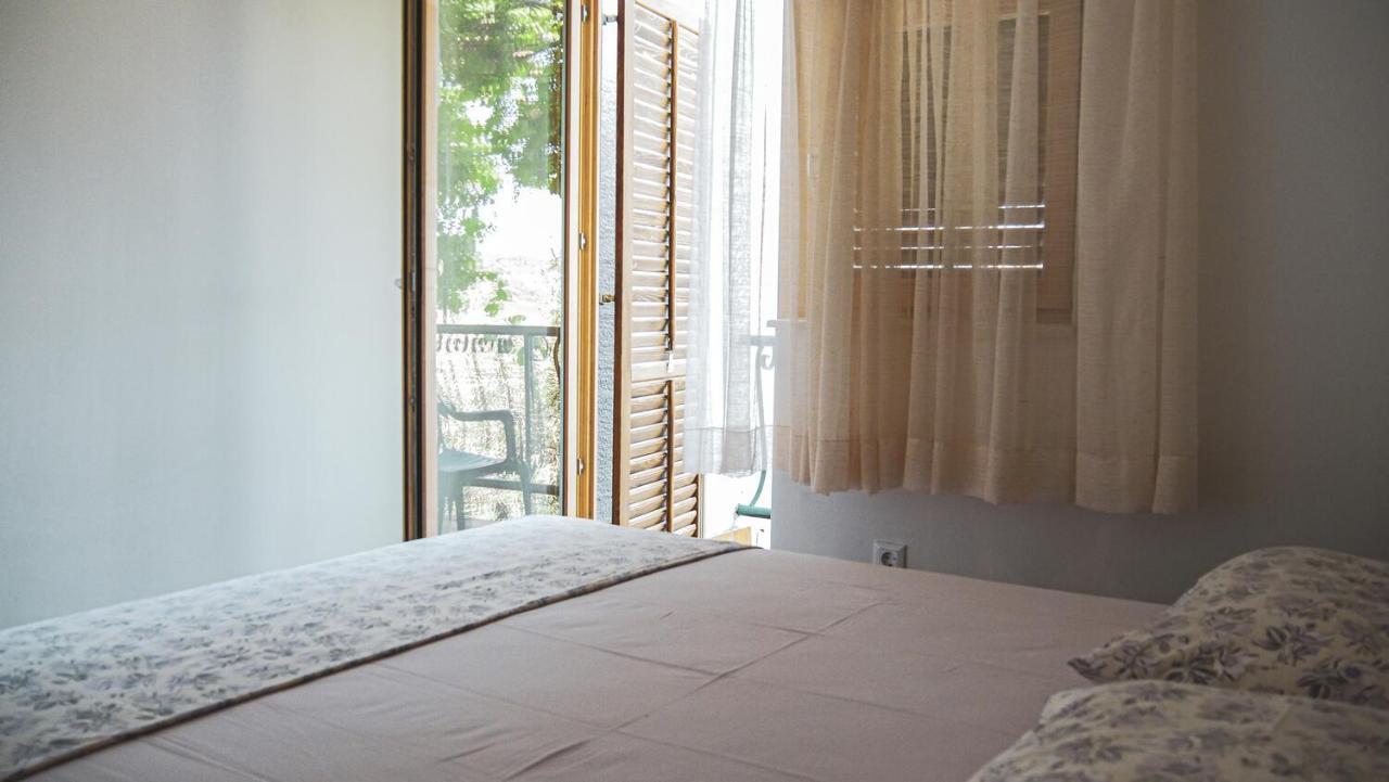 Fully Renovated One Bedroom Apartment With A Seaview - A Sevid Esterno foto