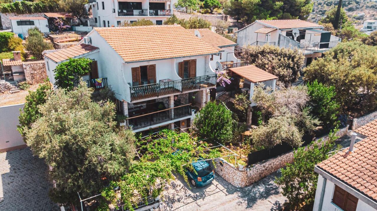 Fully Renovated One Bedroom Apartment With A Seaview - A Sevid Esterno foto