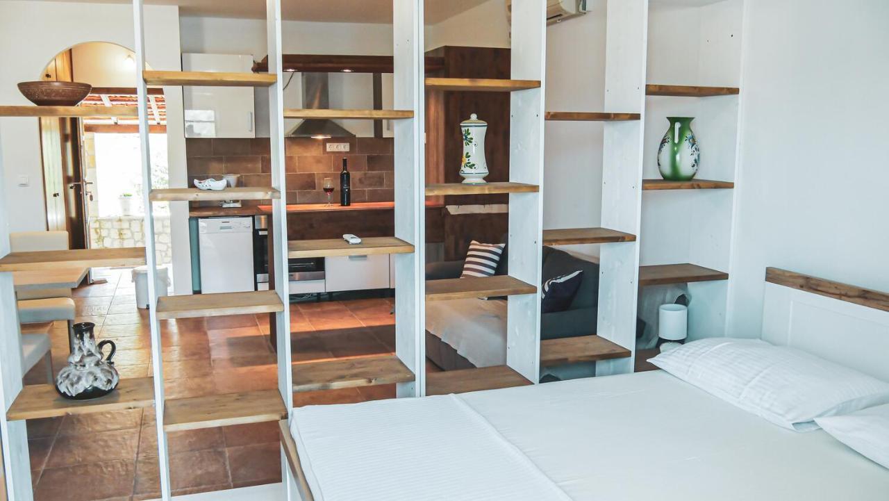 Fully Renovated One Bedroom Apartment With A Seaview - A Sevid Esterno foto