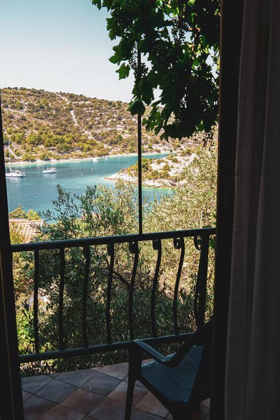 Fully Renovated One Bedroom Apartment With A Seaview - A Sevid Esterno foto