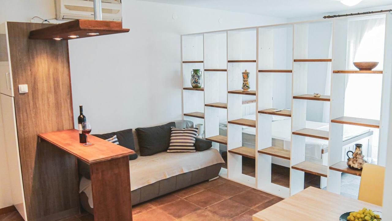Fully Renovated One Bedroom Apartment With A Seaview - A Sevid Esterno foto